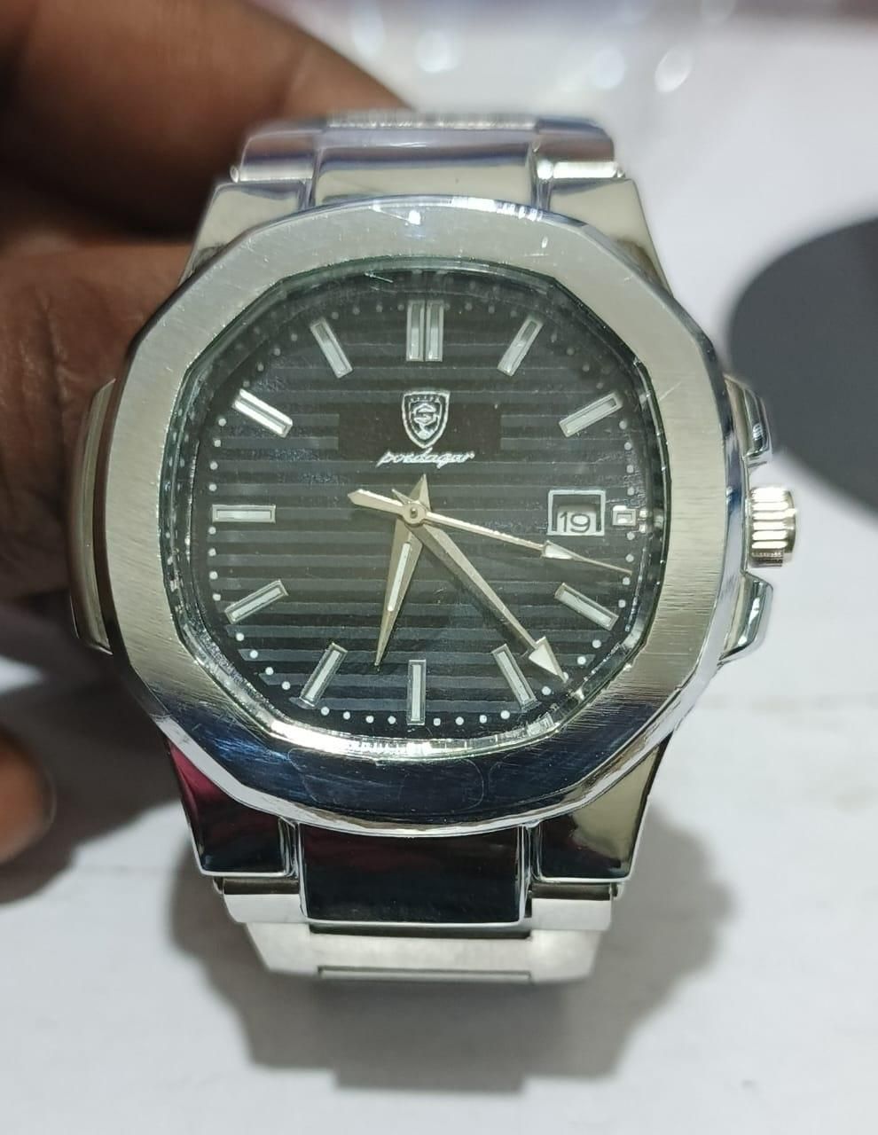 Turn heads with the Luxury Stainless Steel Watch – a perfect blend of elegance, durability, and timeless style.